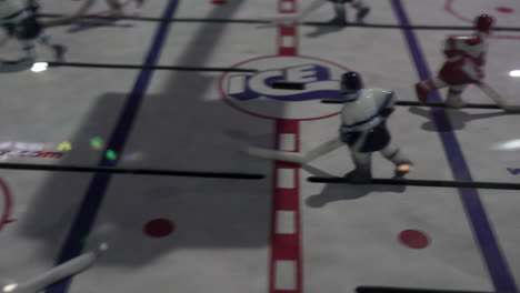 juego de hockey sobre hielo en miniatura