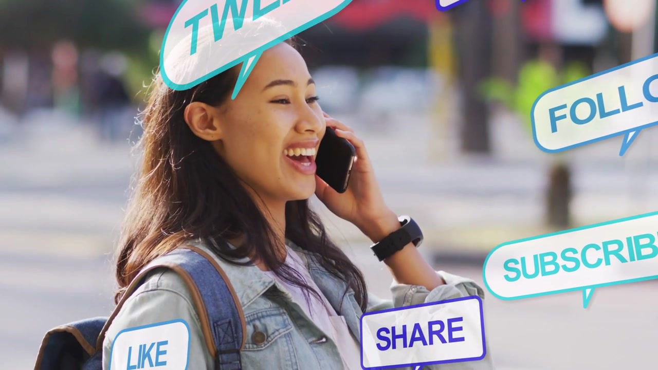 Kvinde går med telefon ved øret og taler, sociale mediebobler vises og skaber engagement.