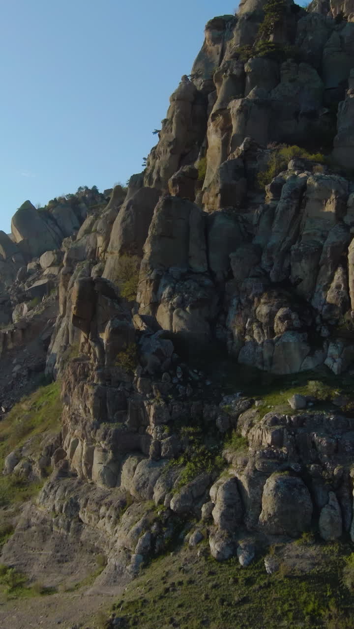 paisaje de montaña rocosa