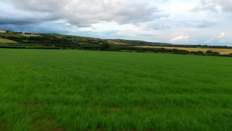 Drohnenaufnahmen-Einer-Friedlichen-Landschaft