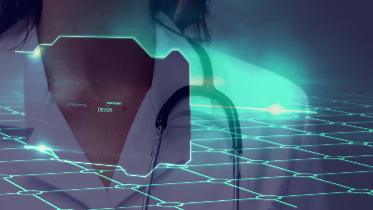 병원에서 미소 짓는 백인 여성 의사의 근접 초상화에 대한 데이터 처리의 애니메이션