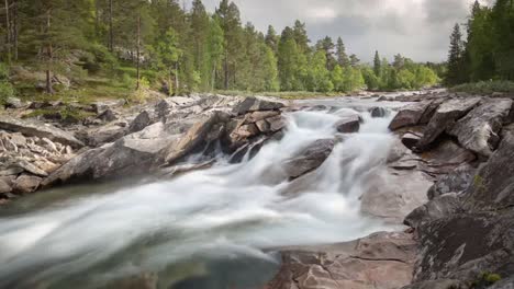 Norwegen-Zeitraffer-Stromschnellen-03