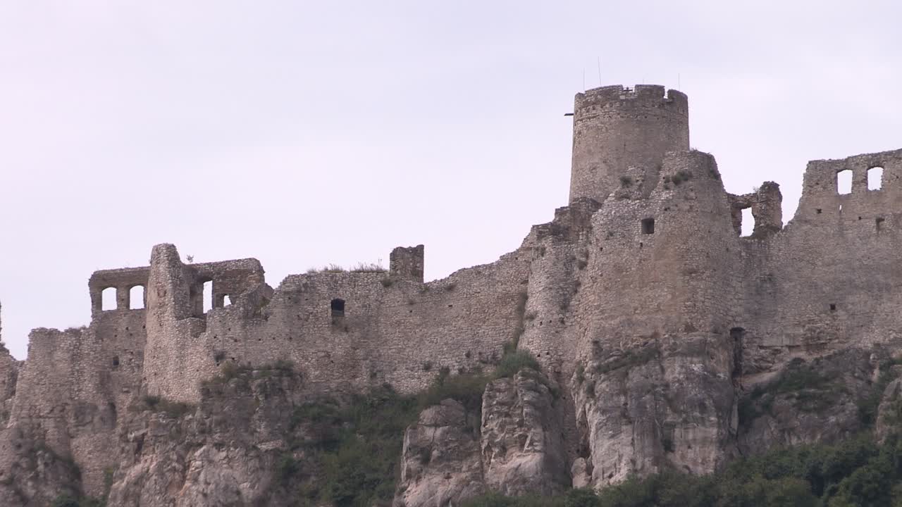 castillo de spis en eslovaquia, a menudo en los sitios de castillos más grandes de europa