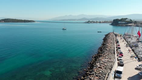 varias tomas de drones en la hermosa urla, izmir - la tercera ciudad más grande de turquía