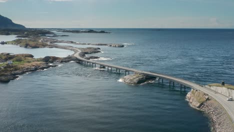 Una-Vista-Aérea-De-La-Carretera-Atlántica-En-Noruega