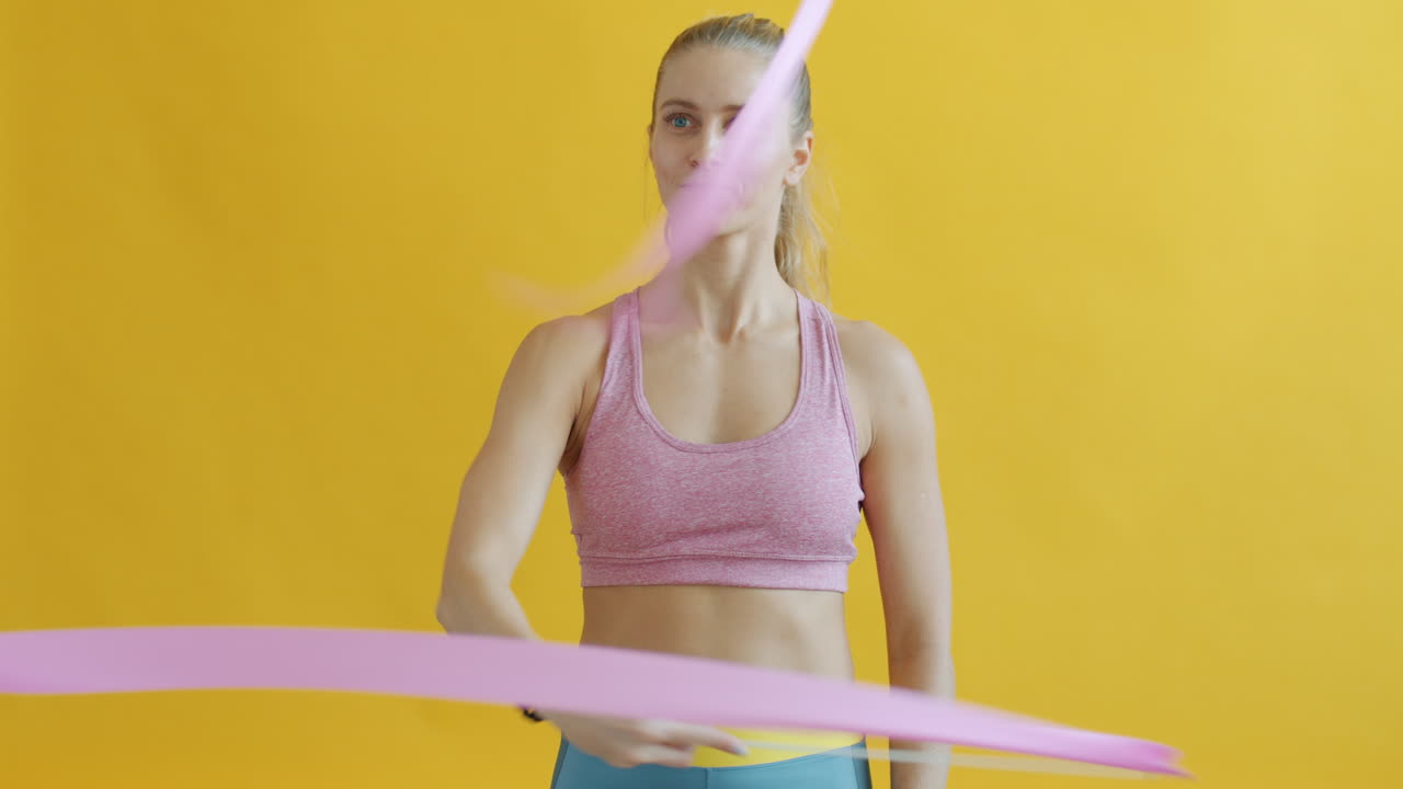 mujer realizando ejercicios de acondicionamiento físico