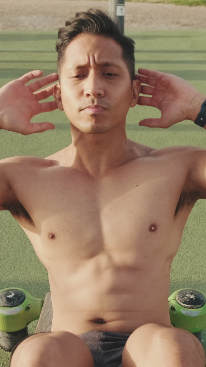 앉아 일하는 남자 업