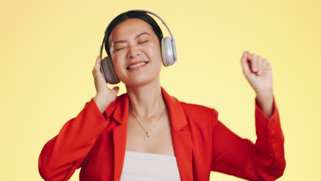 dance smile, music headphones