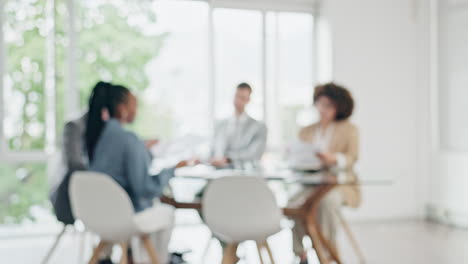 Reunión-De-Negocios,-Gente-En-Oficina-Borrosa