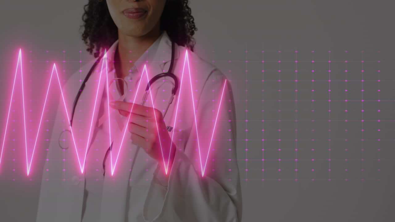 Animazione di monitor della frequenza cardiaca su dottoressa afroamericana che tiene un nastro in ospedale