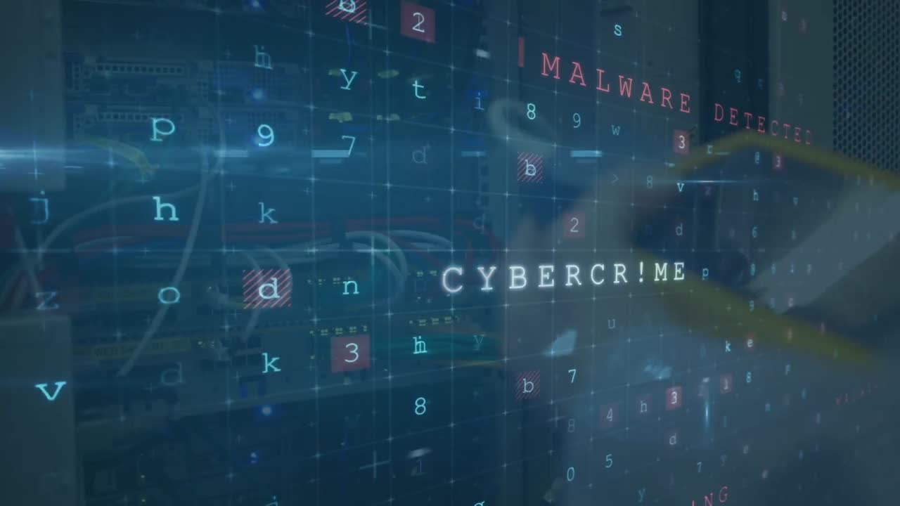 animación de un ataque cibernético texto y procesamiento de datos sobre un técnico informático caucásico con servidor