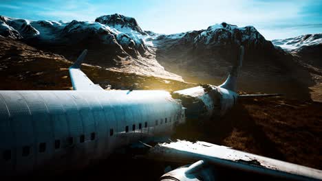plane crashed on a mountain