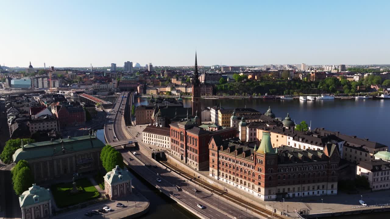 Splendida vista aerea sopra Riddarholmen nel centro di Stoccolma, Svezia