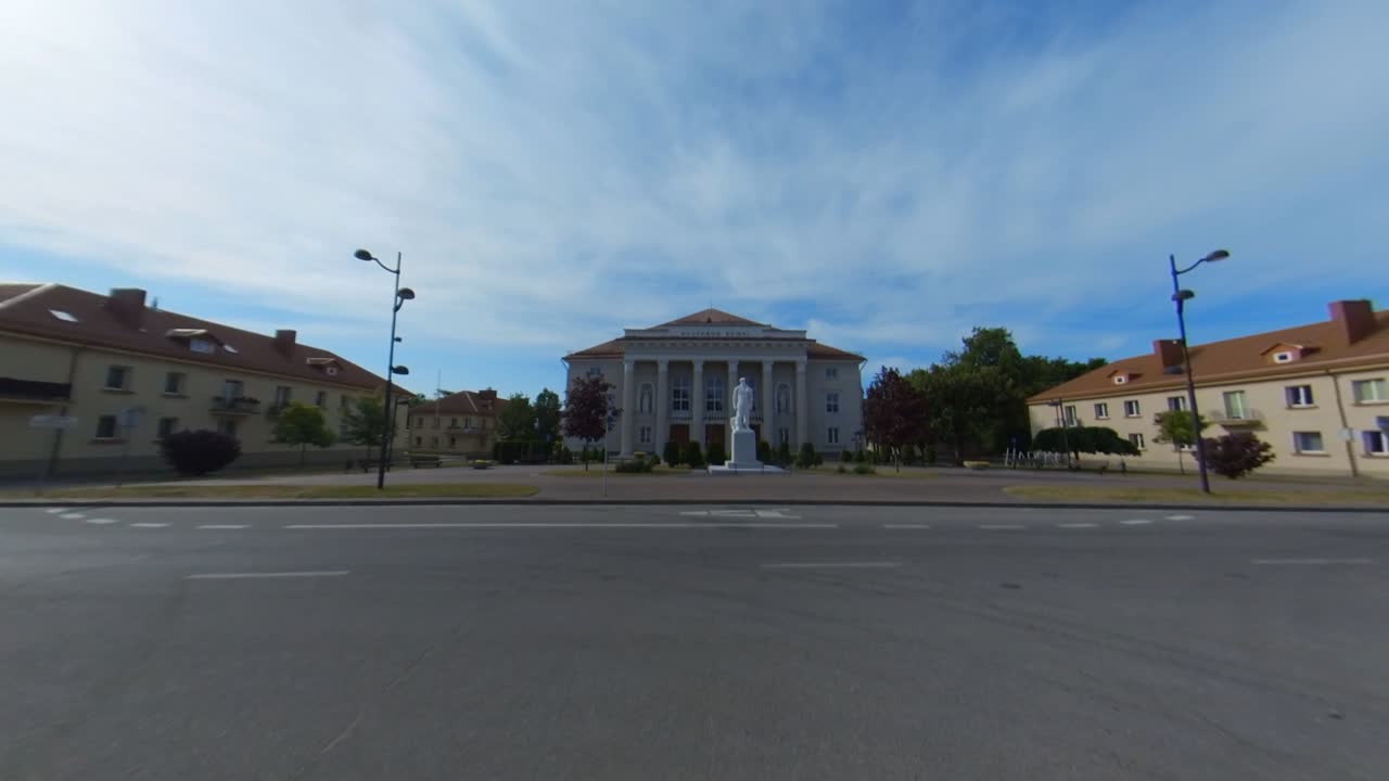 el palacio de la cultura en naujoji akmene, lituania