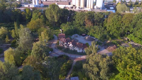 Berlin-Sommer-Verlassener-Vergnügungspark