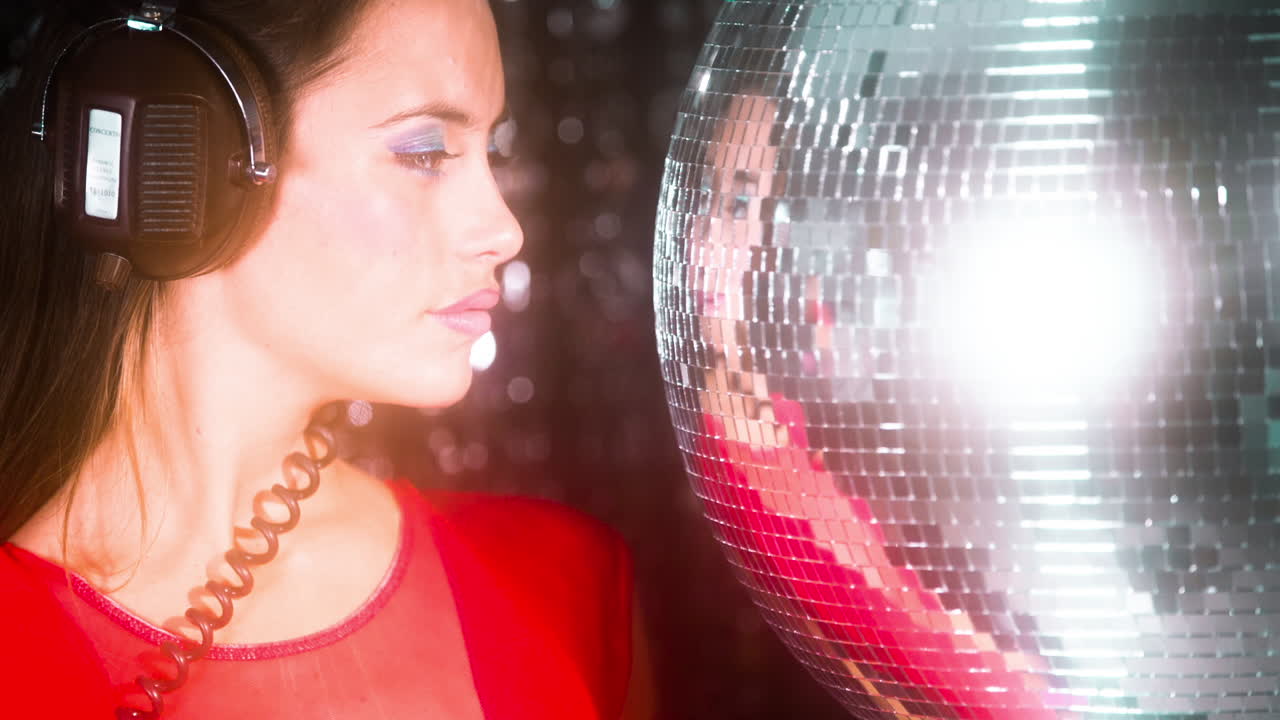 bola de discoteca mujer 44