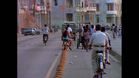 escenas callejeras de cuba en la década de 1980 9