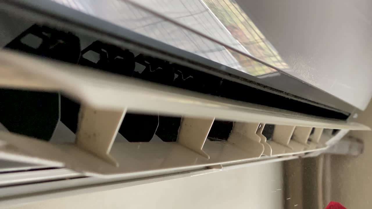 limpiar el aire acondicionado de polvo, moho y suciedad