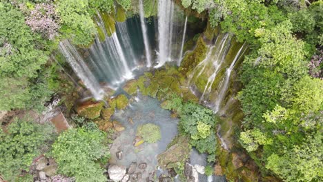 Vista-Aérea-De-La-Cascada-Verde