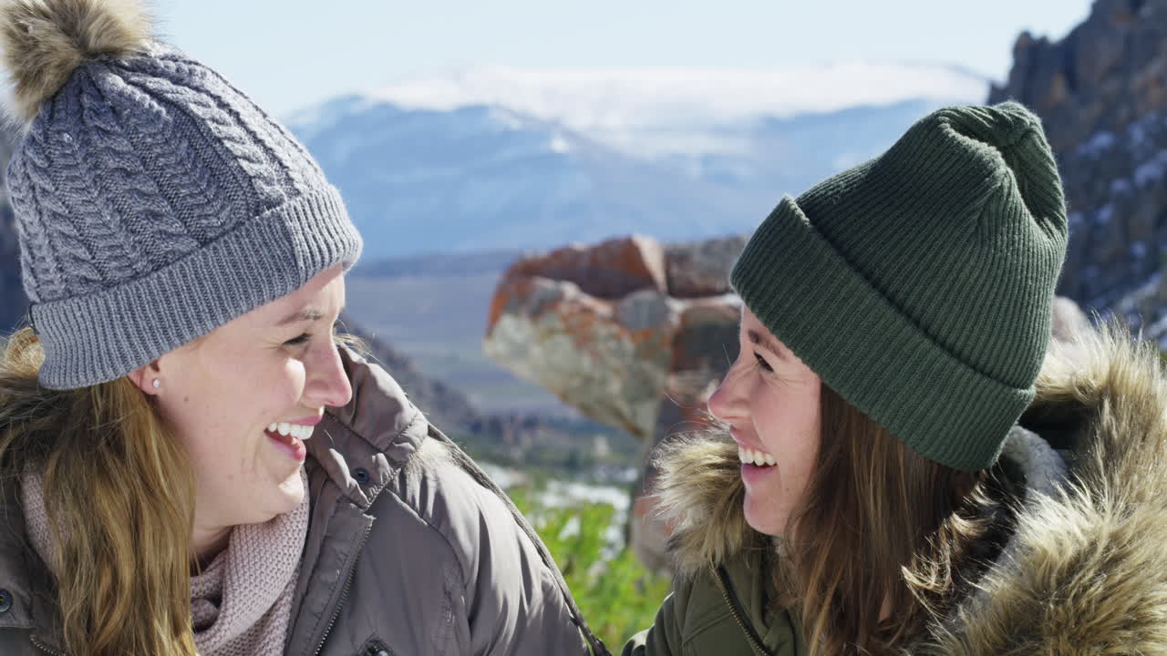 눈 오는 날은 가장 큰 미소를 불러일으킨다