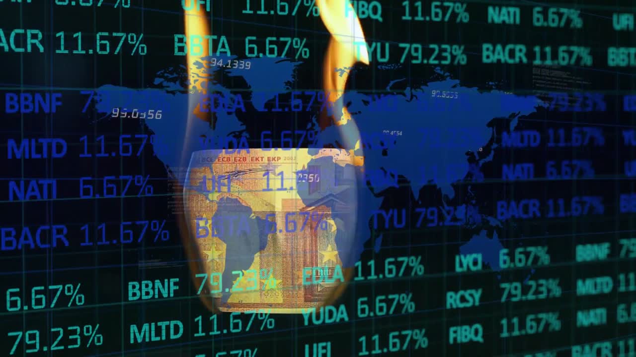 video compuesto digital del procesamiento de datos de la bolsa de valores contra el dólar estadounidense ardiendo en el fondo
