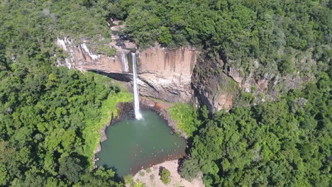 Escena-Aérea-De-4k---Cascada-De-Chuvisqueiro,-Escalera-Mecánica,-Sur-De-Brasil