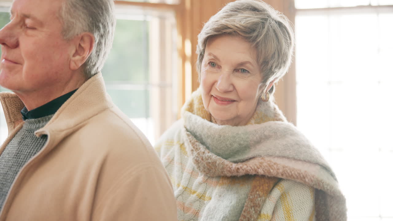 집, 포옹과 사랑의 고령 커플