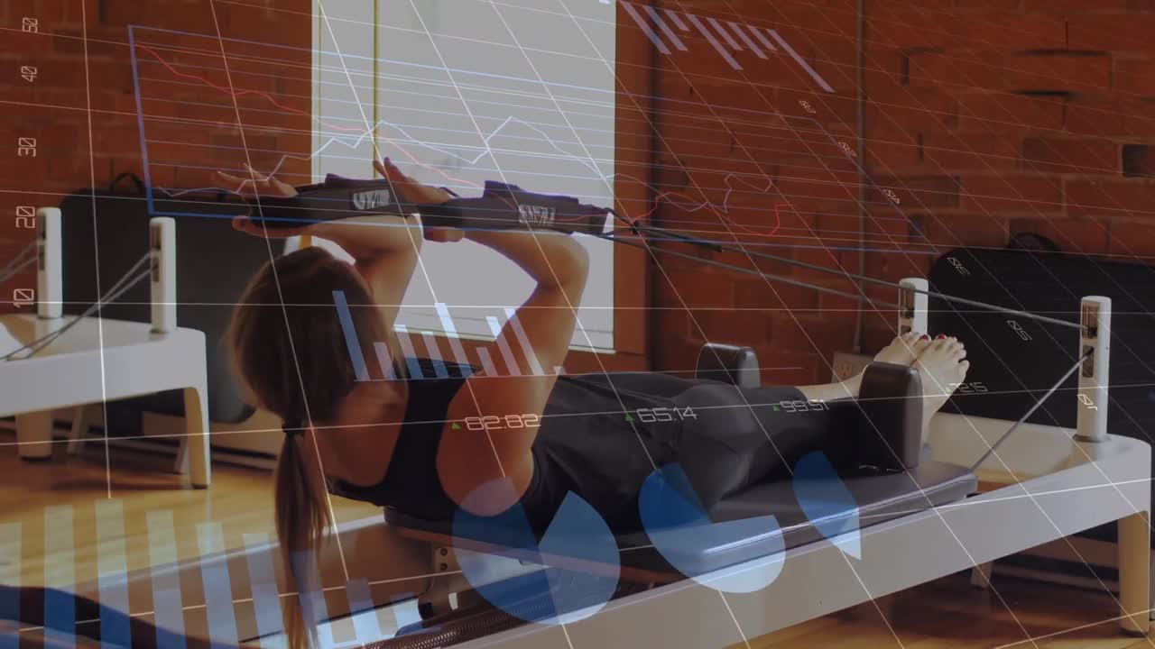 caucasian sportswoman exercising에 대한 데이터 처리의 애니메이션