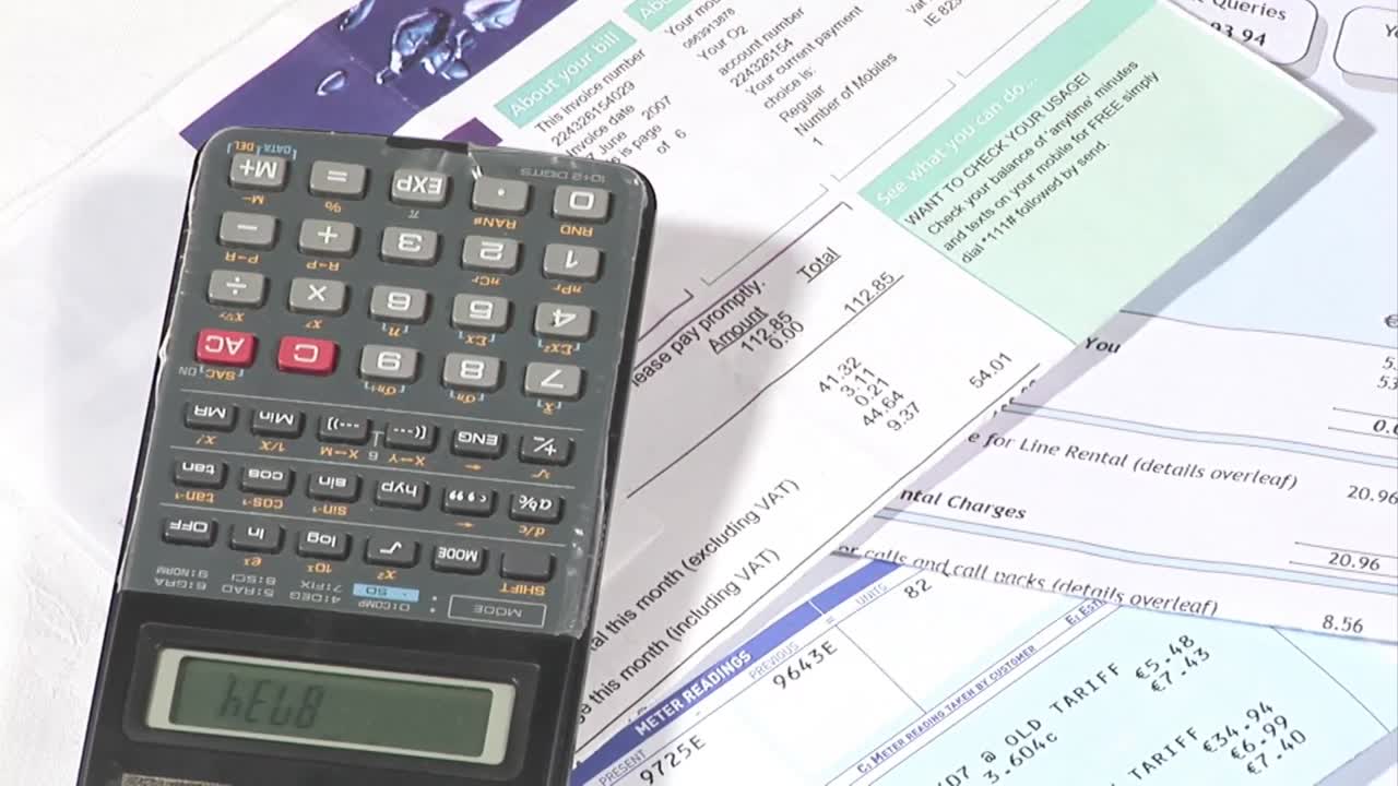 material de archivo finanzas del hogar