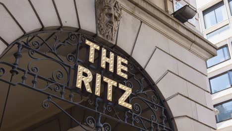 Close-Up-Of-Sign-Outside-The-Ritz-Hotel-On-Piccadilly-In-London-UK-2