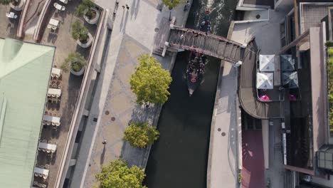 tour turistico moleiceiro a lo largo del canal urbano de ria de aveiro, portugal