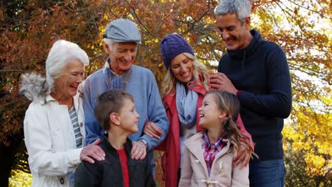 familia juntos al aire libre