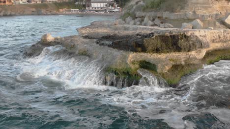 Drohnenaufnahmen-Mit-59,94-Fps-Von-Meeresklippen-Und-Wellen-Im-Schwarzen-Meer,-Lozenec,-Bulgarien