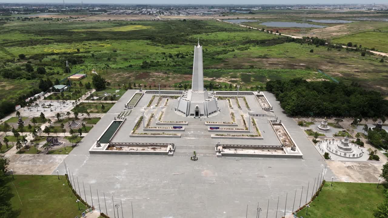 Aerial footage above the Win Win memorial monument, Phnom Penh, Cambodia. Descending drone footage to the monument