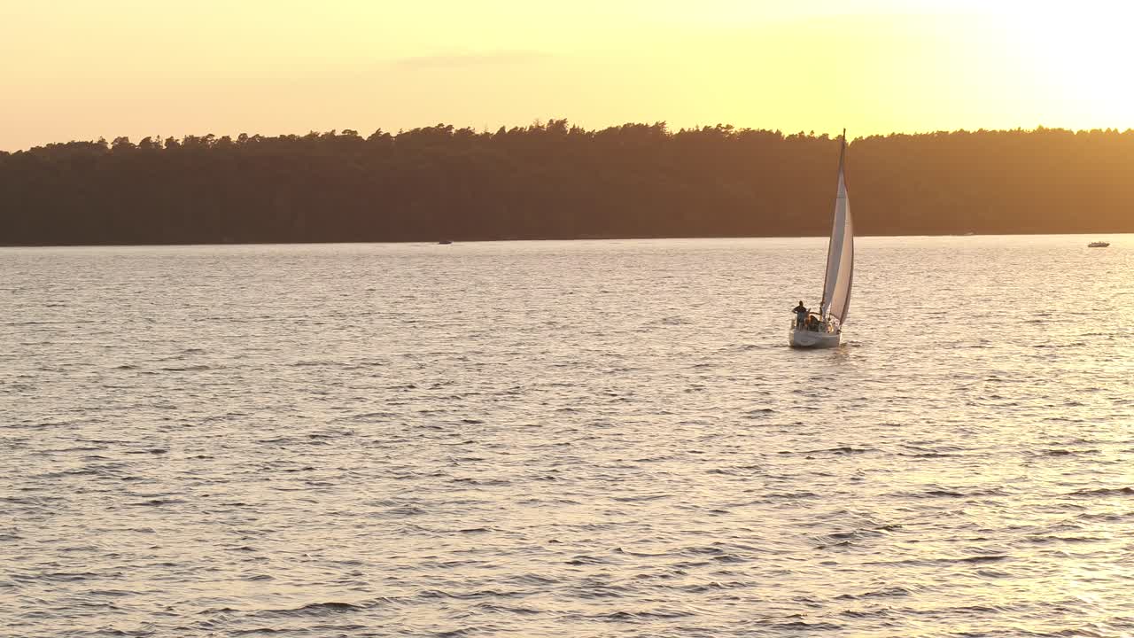 Vela nel mare di Kaunas