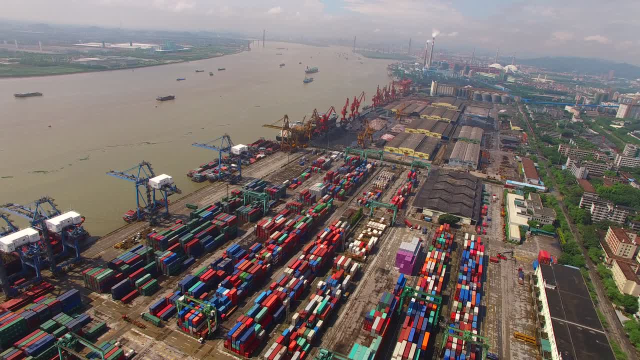 el puerto de contenedores de shanghái