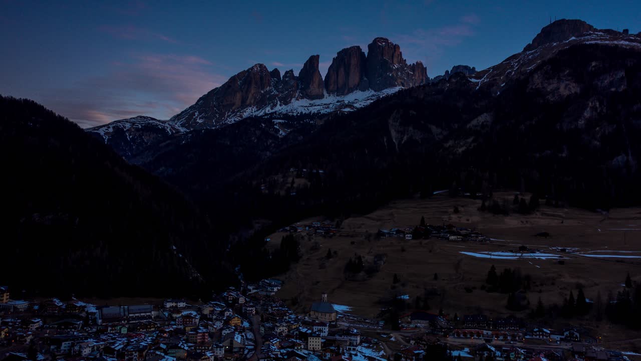 Cime delle Dolomiti al tramonto