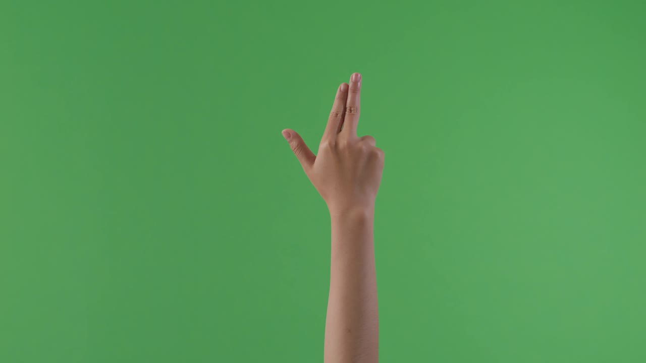 손은 두 손가락으로 몸짓을 합니다.