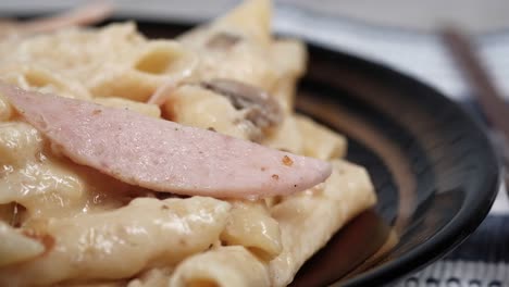 creamy ham and pasta dish