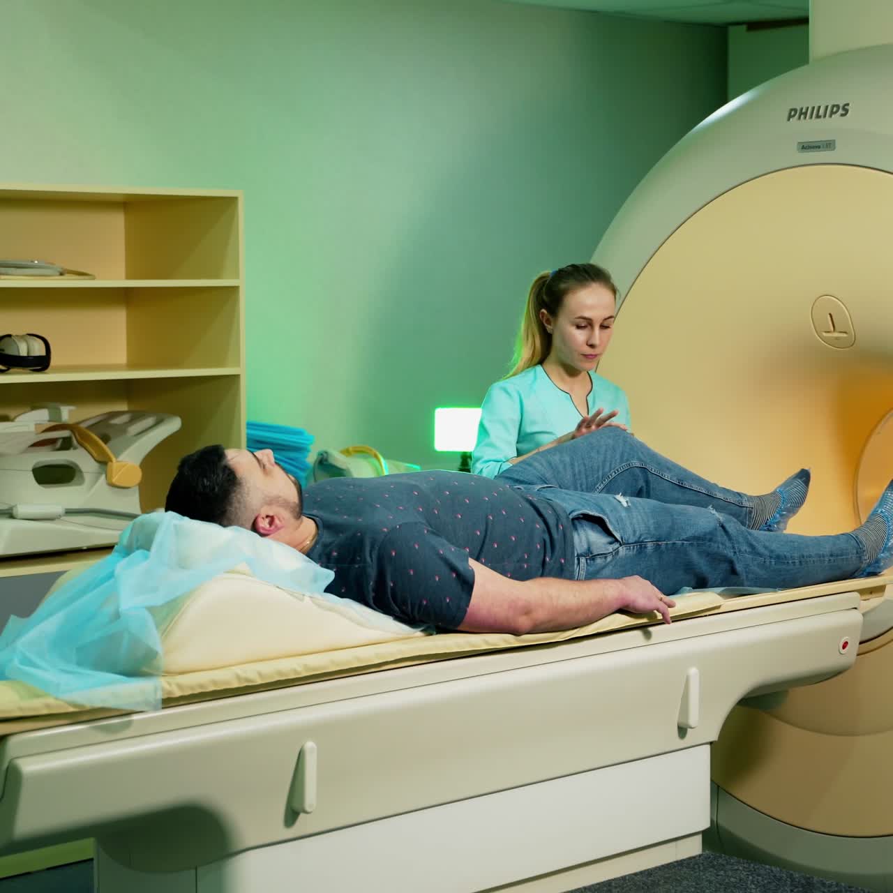 Magnetic resonance scanner