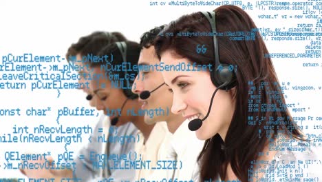 gruppo di agenti del call center che prendono le chiamate