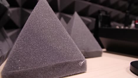 paneles acústicos en un estudio de grabación