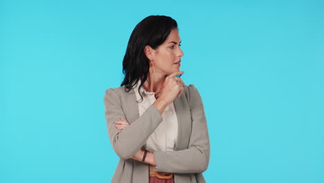 mujer de negocios, pensamiento y elección en el estudio
