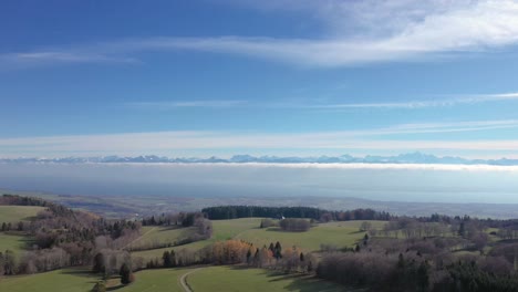 Impresionante-Vuelo-De-Drones-Sobre-El-Lago-De-Ginebra-Y-Los-Alpes-Suizos