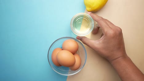 Close-up-of-eggs-in-a-bowl