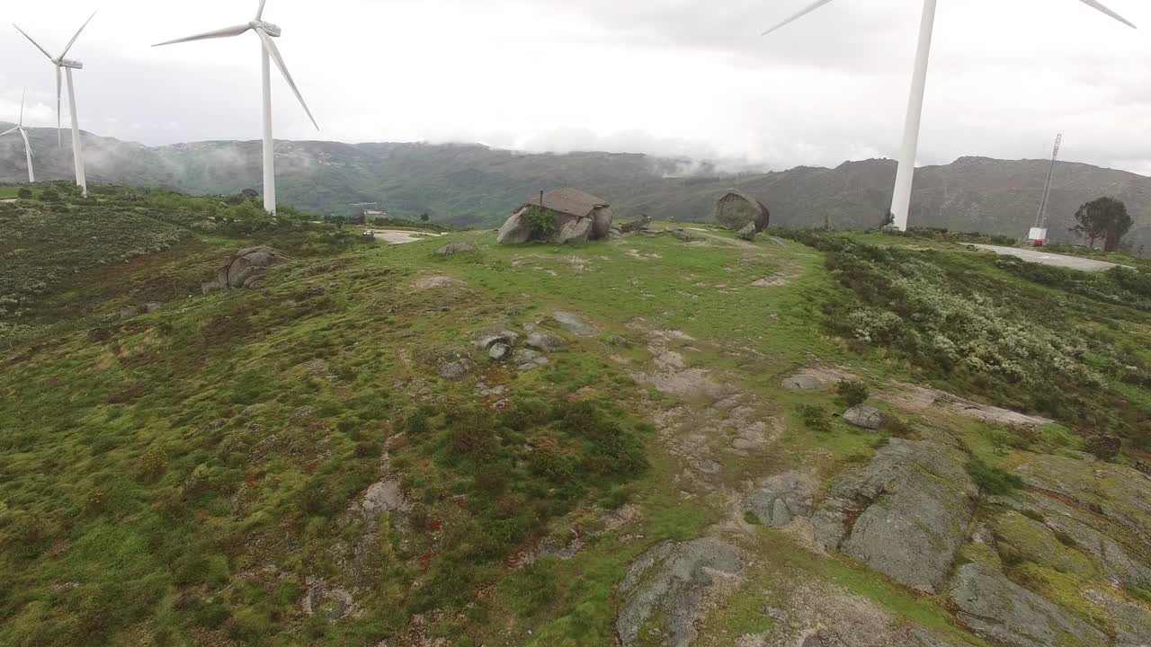 lloviendo en casa de vacaciones de montaña