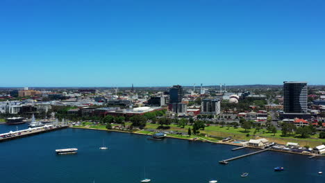 geelong-stadt aus der luft mit kardinia-park und geelong-bibliothek