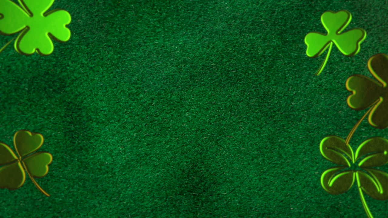 patrón de tréboles verdes irlandeses en la mesa