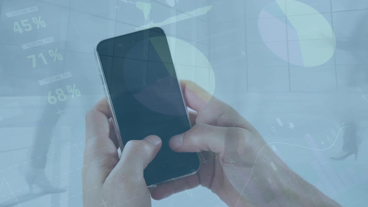 Animación del procesamiento de datos sobre una persona que usa un smartphone