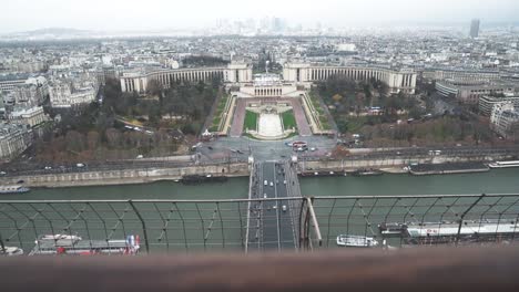 Blick-Auf-Paris-Aus-Der-Zweiten-Etage-Des-Eiffelturms